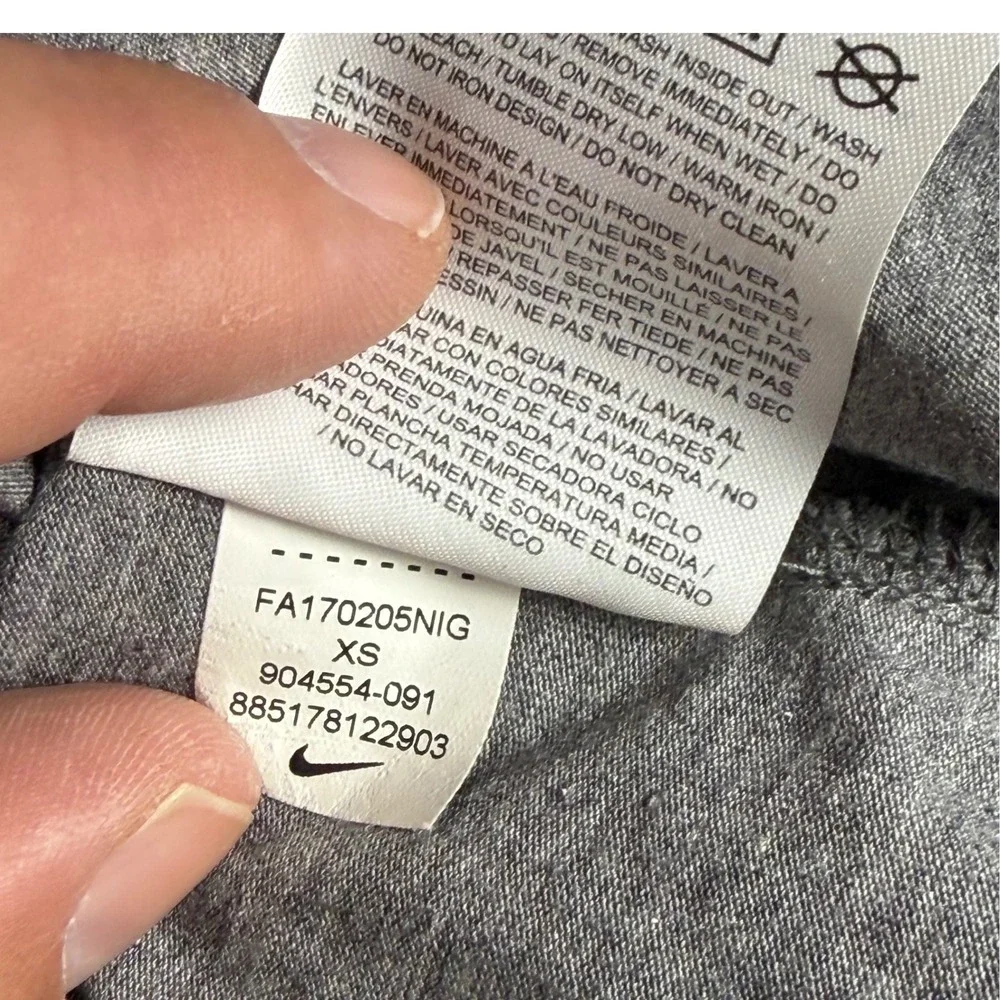 Nike Sportswear Mens XS‎ Gray Sleeveless Pocket T-Shirt Futura Logo 904554-091